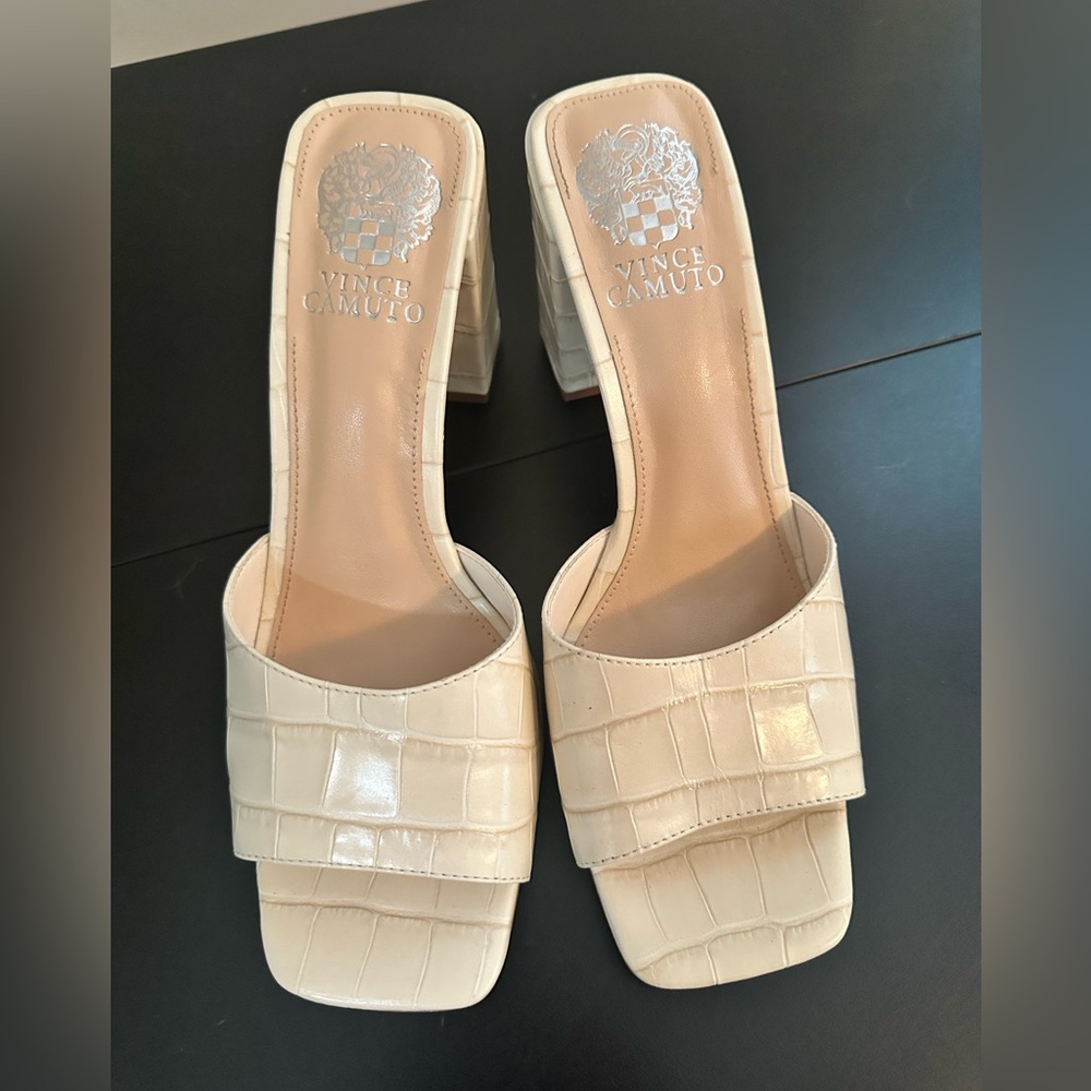Vince Camuto Cream Croc-embossed Women's Slide Sandals